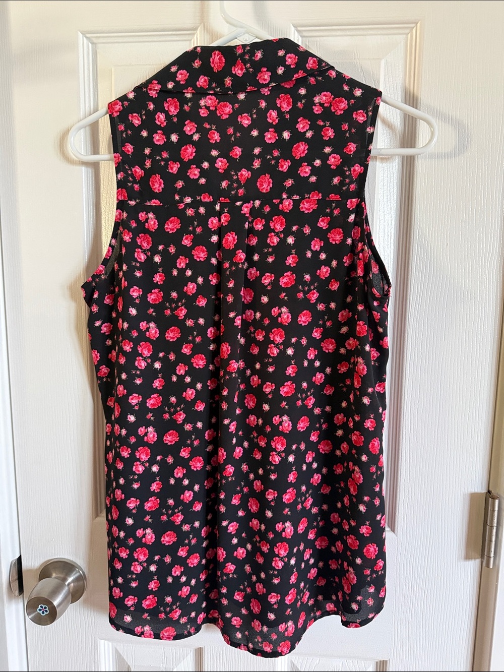 Express Black Sleeveless Camisole with Pink Floral Pattern - Picture 3 of 3